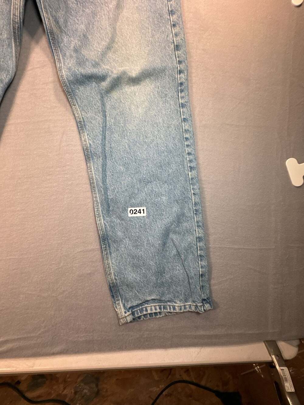 Carhartt B460 LVB Relaxed Fit Denim Jeans - Picture 3 of 15